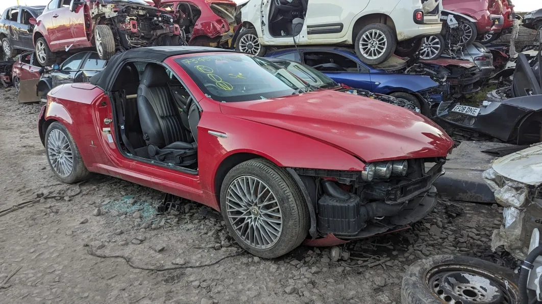 Discover the Forgotten Alfa Romeo Spider: A Hidden Gem Unearthed in an English Breaker's Yard