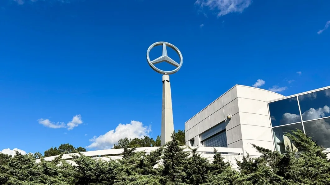 Mercedes-Benz Factory Vote in Alabama to Determine UAW's Success in the South