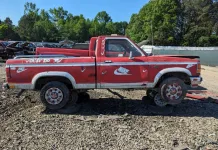 "Nike-Themed Customization Job on a Beater Yard Truck Found in Charlotte, North Carolina"