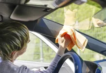 The Complete Guide to Cleaning the Inside of Your Windshield