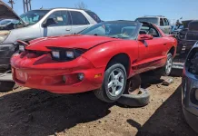 Discover a Rare 2002 Base Firebird Coupe: A Lasting Legacy of Chevrolet's Camaro