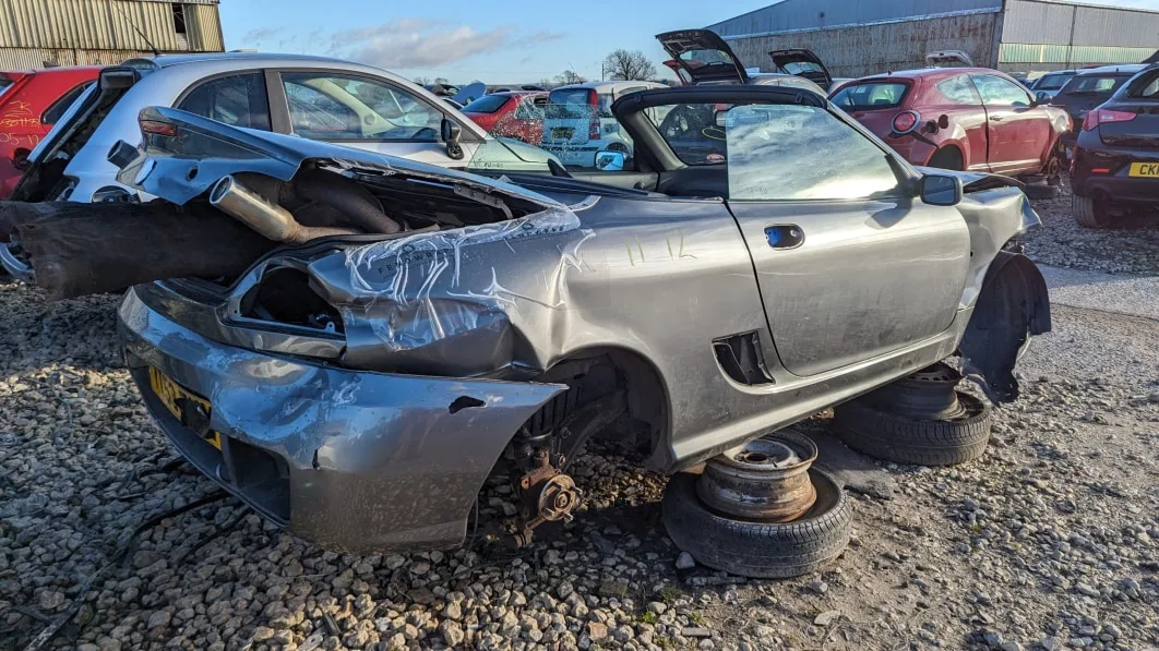 Exploring the Last of MG's Gas-Powered Roadsters: A Journey to Yorkshire's Car Graveyards