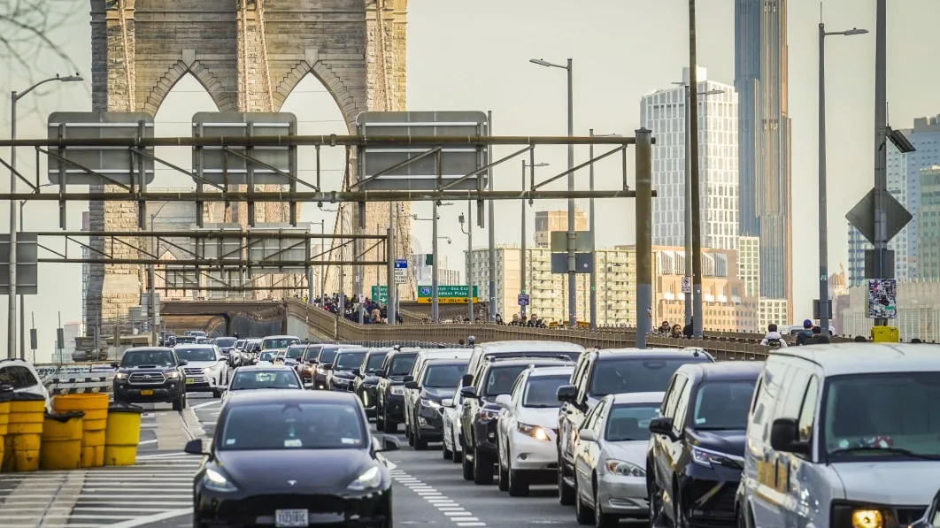 Governor Hochul Halts Manhattan Congestion Pricing Plan, Citing Financial Pressures on New Yorkers