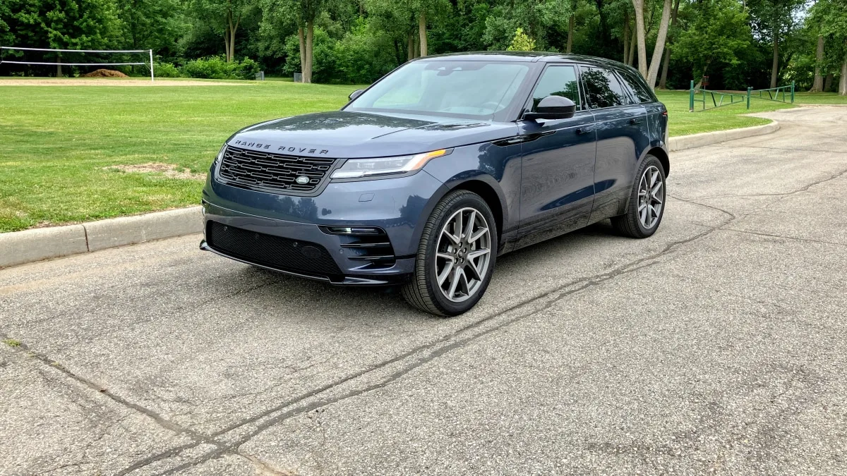 "2024 Range Rover Velar: Stylish Design, Strong Performance, and Charismatic Appeal"