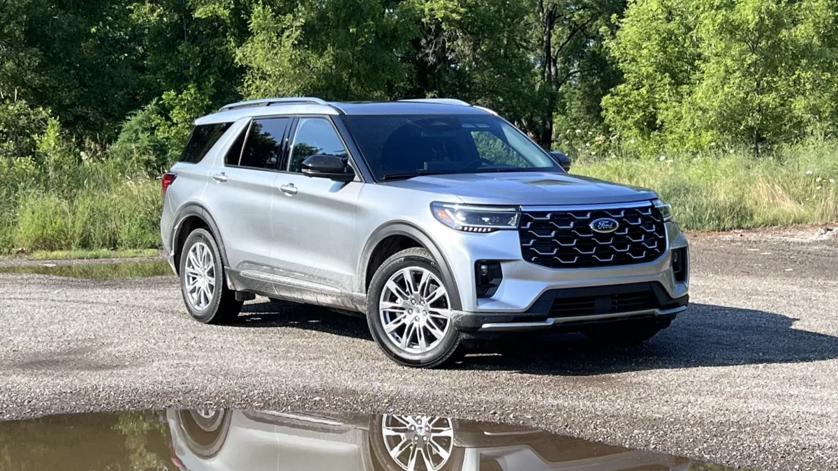 2025 Ford Explorer: A Refreshing Interior and Sleek Design Update