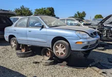 "Exploring the Last-Year Daewoo Nubira Sedan in a California Wrecking Yard"