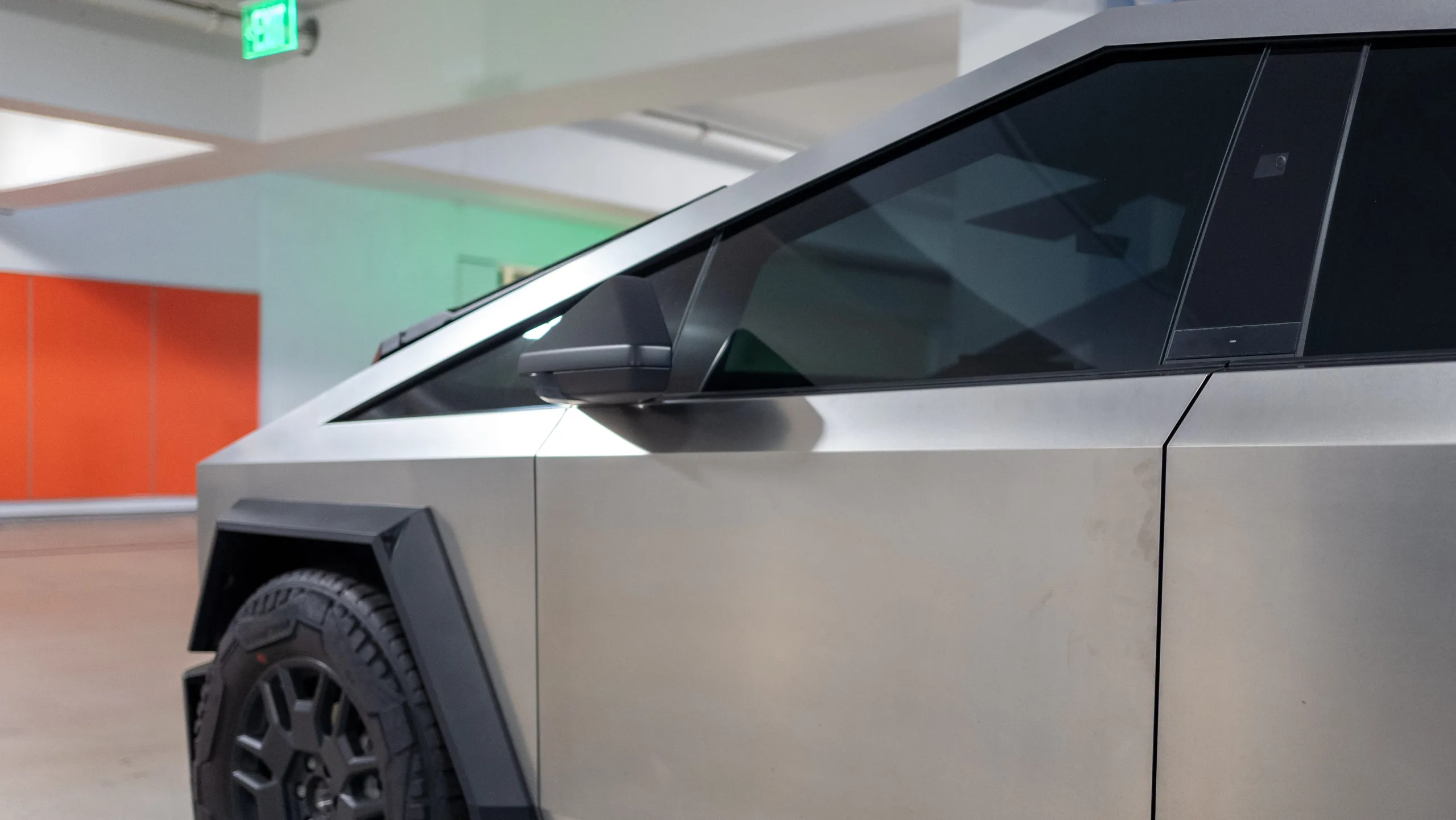 Tesla Cybertruck Door Safety: Owner Warns of Finger Lacerations in Latest Incident