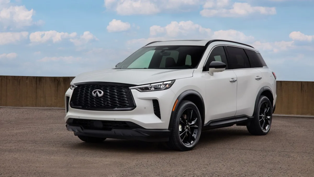 "The 2025 Infiniti QX60: New Engine, Equipment Upgrades, and the Black Edition"