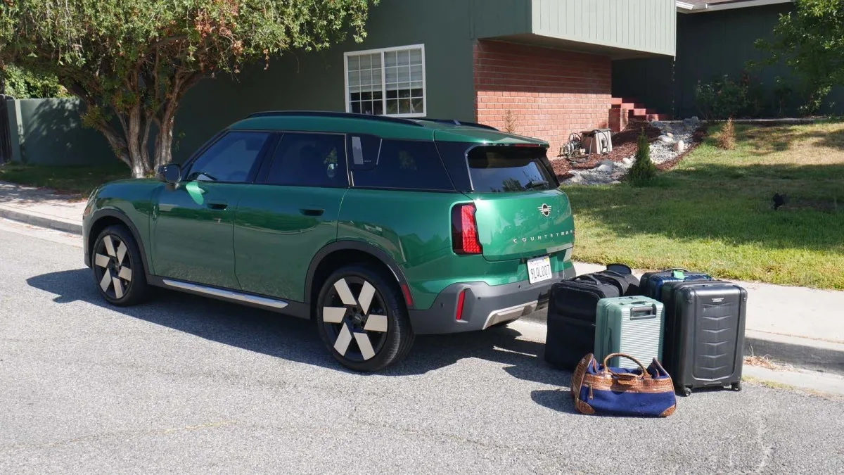 2025 Mini Countryman: A Luggage Test with Impressive Cargo Space