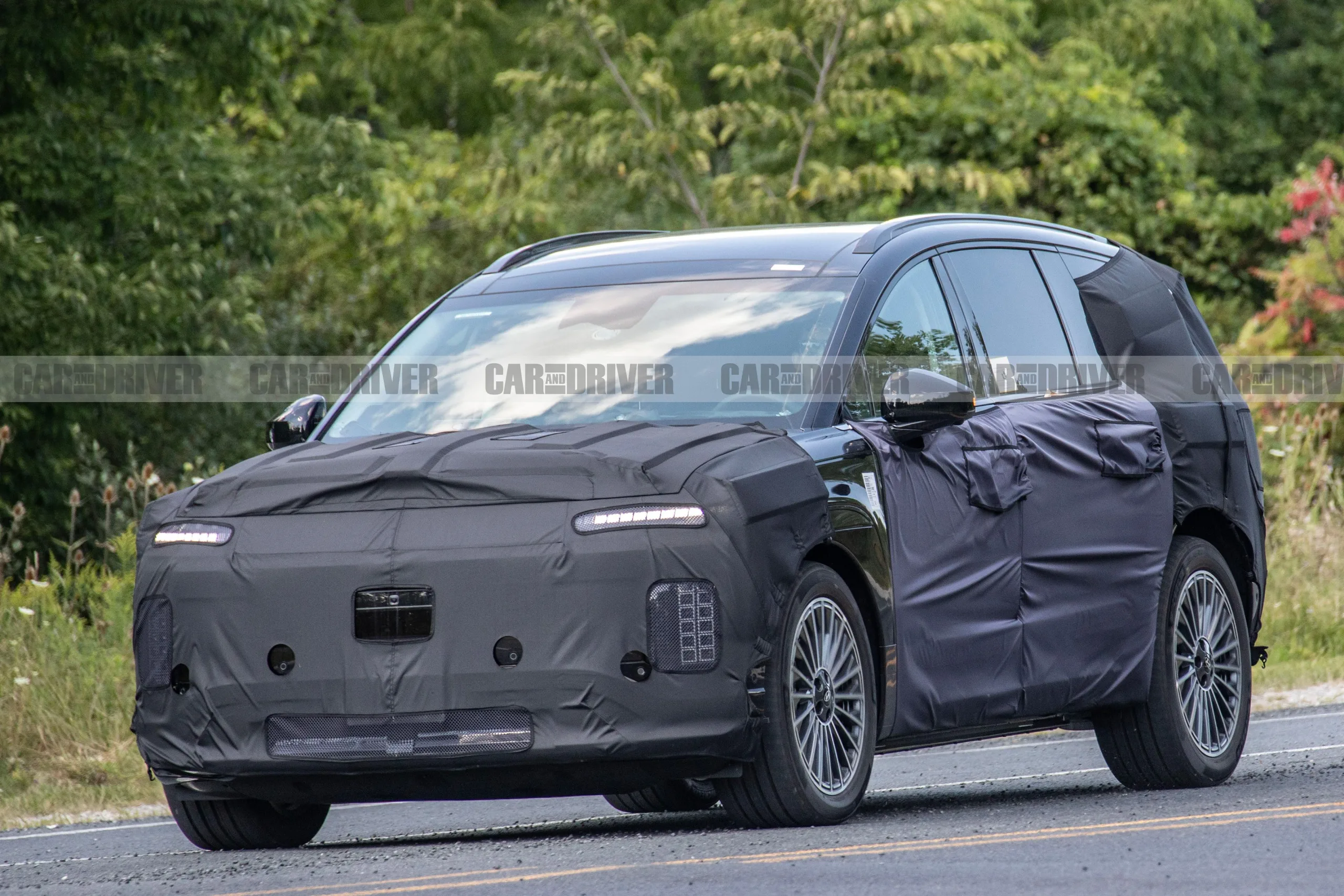 Hyundai's First Electric Three-Row SUV, the Ioniq 7, Spotted Testing