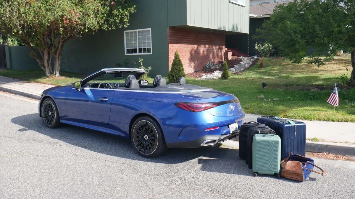 Mercedes-Benz CLE Cabriolet: Spacious Trunk and Impressive Luggage Capacity