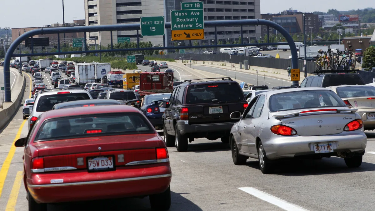 Reducing Traffic Congestion: Boston Partners with Google's Project Green Light to Leverage AI in Traffic Signal Optimization