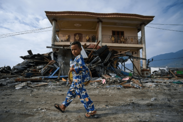 Indonesia Tsunami: Death Toll Crosses 1400 As Rescuers Race Against ...