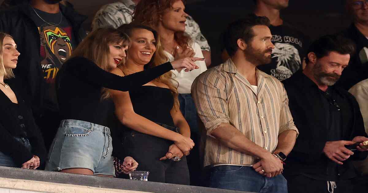 Taylor Swift and her A-list squad attend the NFL game - Global Village ...